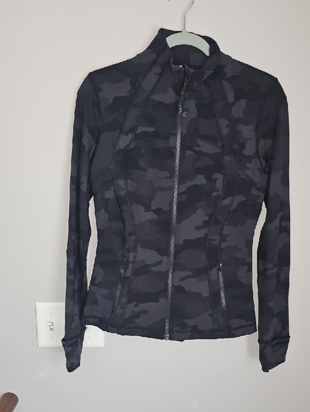 Lululemon Full Length Define Jacket! Luon CAMO Sz 8 Nwots!!